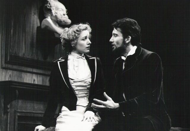 Caroline Langrishe & Clive Owen in THE PHILANDERER by George Bernard Shaw at the Hampstead Theatre